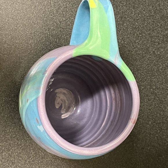 80’S Pottery mug signed pedestal colorful pastels. - Picture 8 of 10